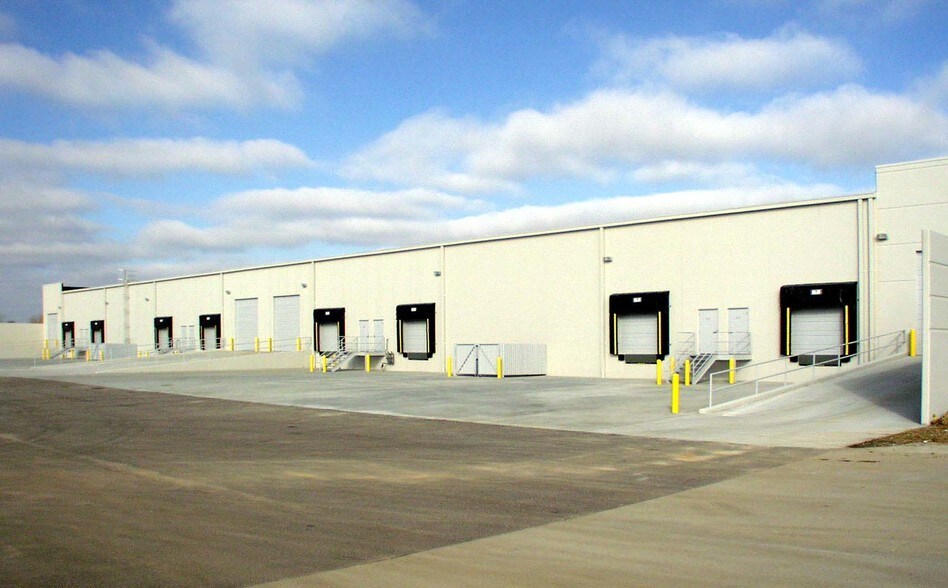 201-215 Stag Industrial Blvd, Lake Saint Louis, MO à louer - Autre – Image 2 sur 15