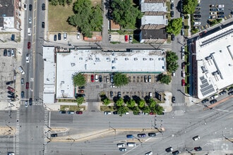 3932-3956 W Cermak Rd, Chicago, IL - VUE AÉRIENNE  vue de carte - Image1