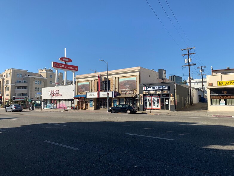 11517 Santa Monica Blvd, Los Angeles, CA à louer - Photo de l’immeuble – Image 2 sur 5