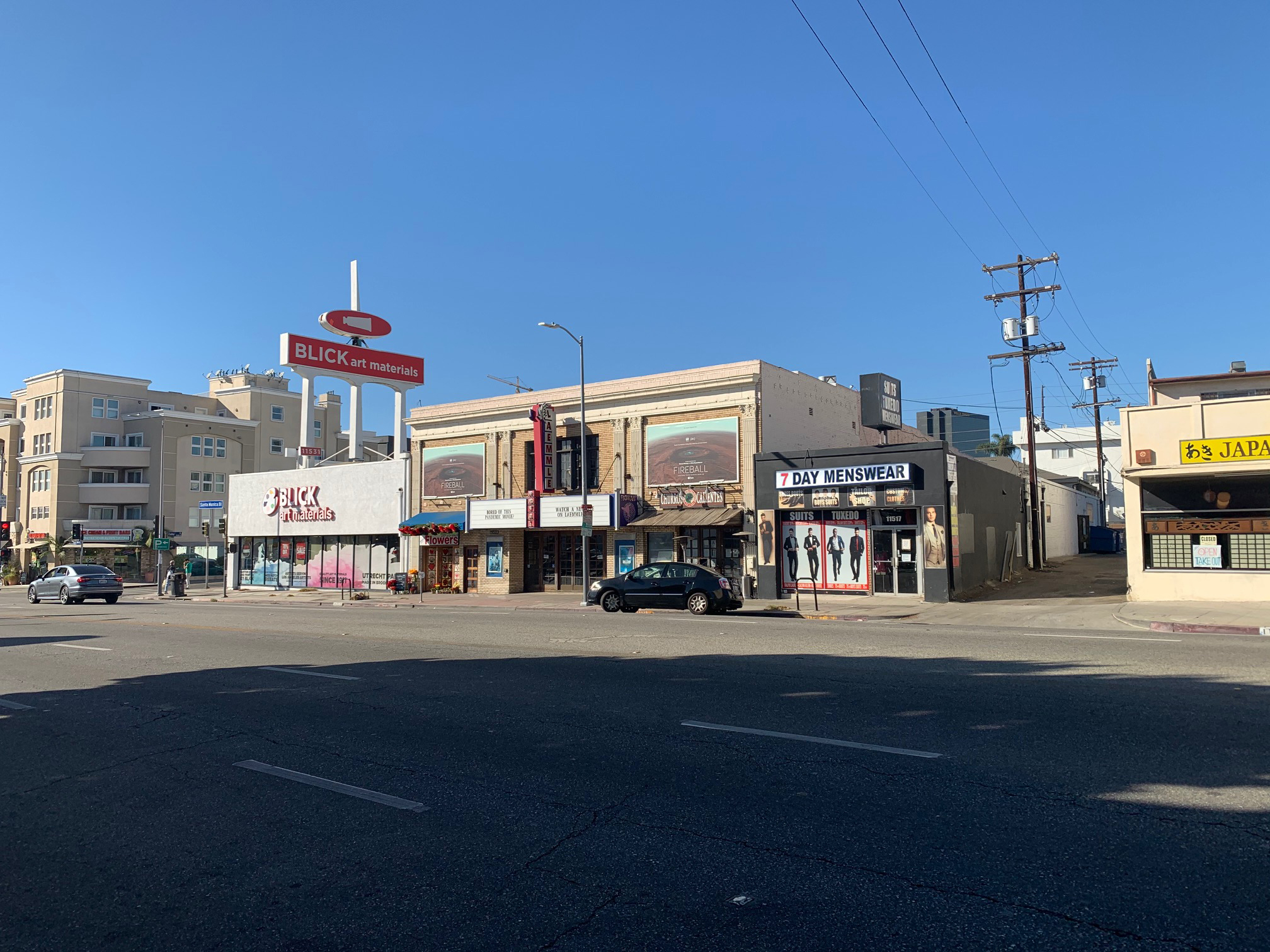 11517 Santa Monica Blvd, Los Angeles, CA à louer Photo de l’immeuble– Image 1 sur 6