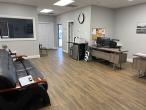 9745 Industrial Dr, Bridgeview, IL à louer Photo intérieure– Image 2 sur 7