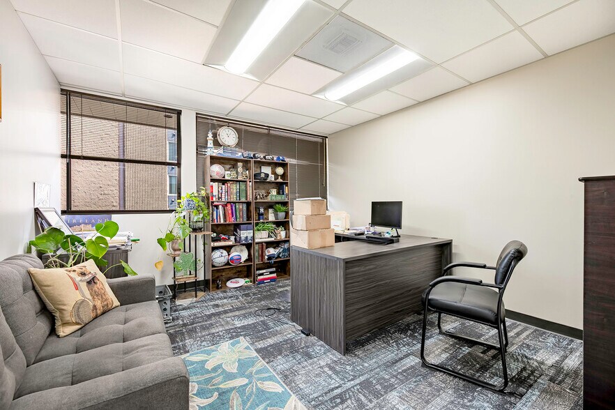 333 W Broadway, Long Beach, CA à louer - Photo de l’immeuble – Image 2 sur 26