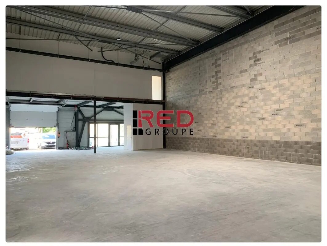 Industriel/Logistique dans Manosque à louer Photo de l’immeuble– Image 1 sur 8