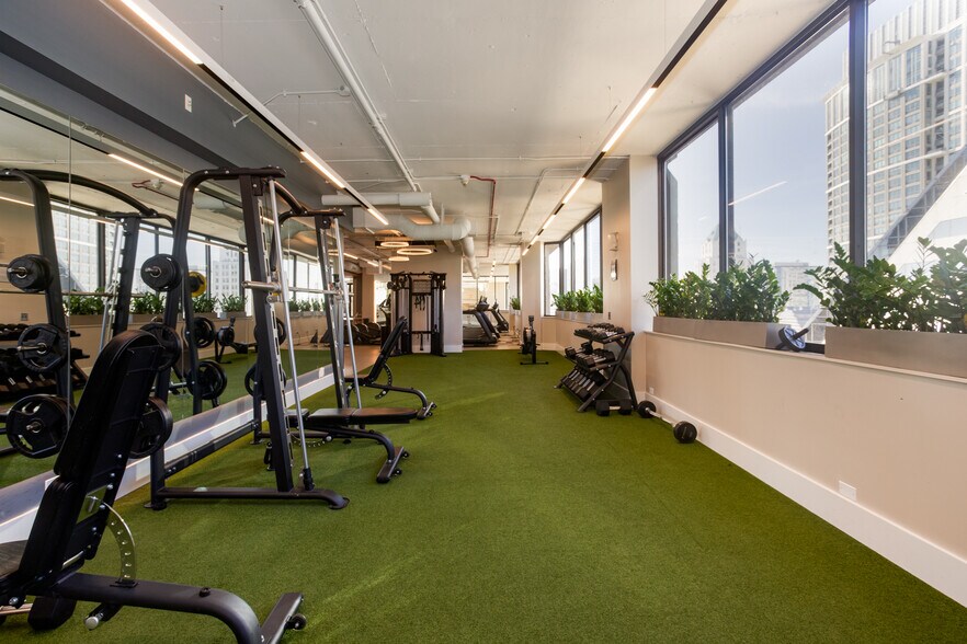 151-155 N Michigan Ave, Chicago, IL à louer - Photo intérieure – Image 3 sur 4