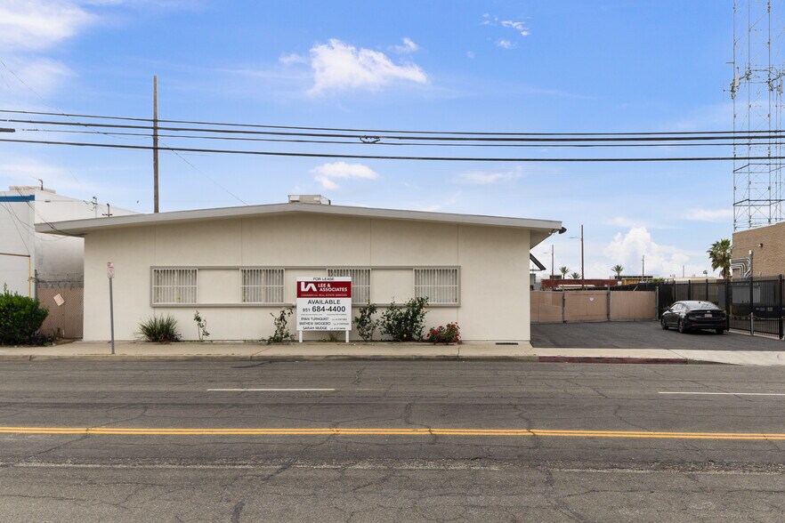 1247 Brooks St, Ontario, CA à louer - Photo de l’immeuble – Image 3 sur 40