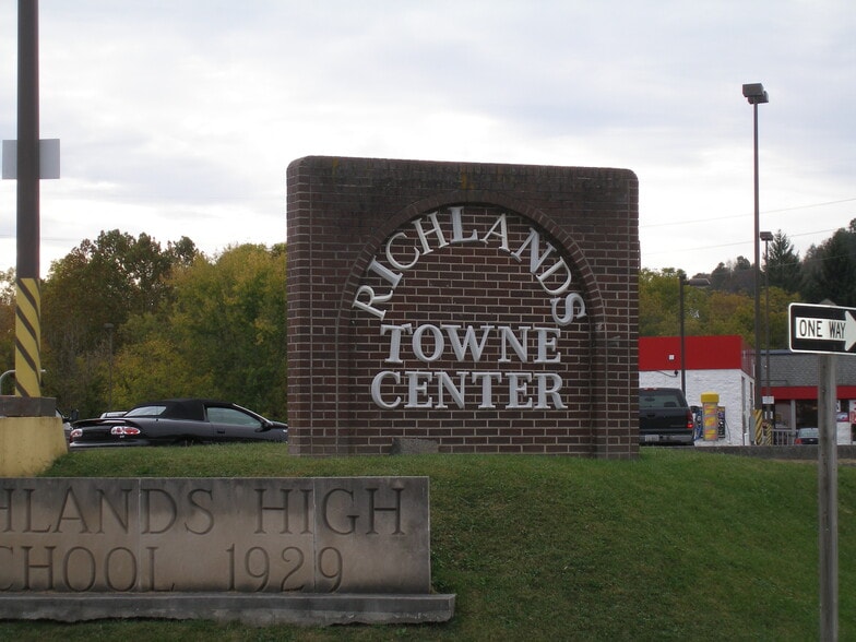 2006 2nd St, Richlands, VA à louer - Photo principale – Image 1 sur 4