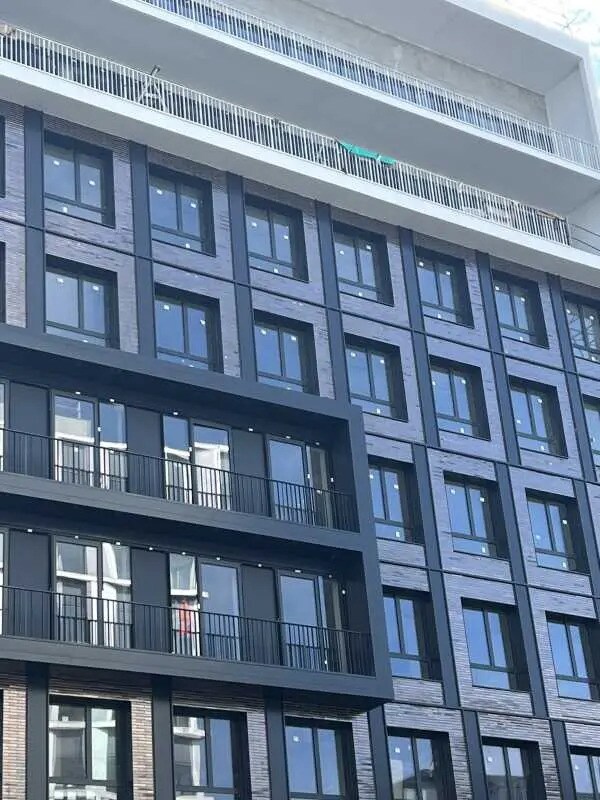 7 Rue Stephenson, Montigny-le-Bretonneux à vendre Photo de l’immeuble– Image 1 sur 8