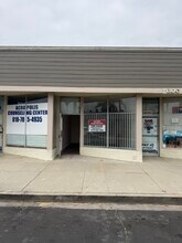 5900-5902 Van Nuys Blvd, Van Nuys, CA à louer Photo intérieure– Image 1 sur 3