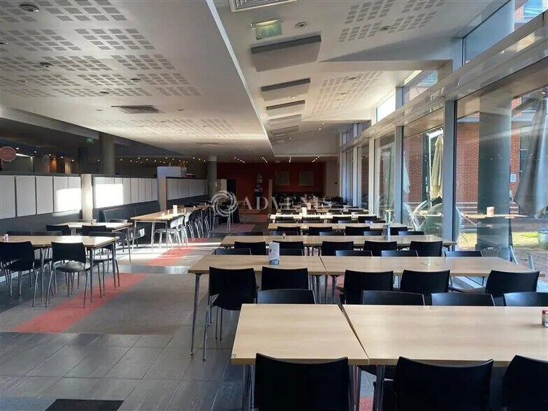 Bureau dans Ivry-sur-Seine à louer - Photo de l’immeuble – Image 3 sur 9