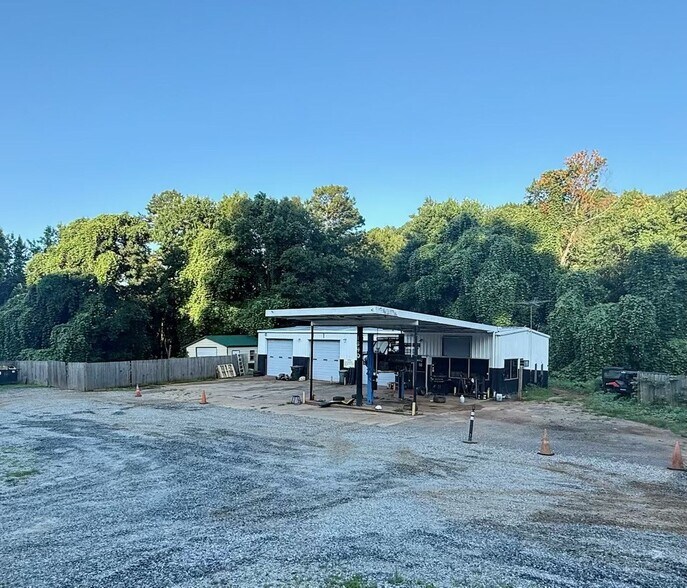 1640 S Chestatee, Dahlonega, GA à vendre - Photo de l’immeuble – Image 2 sur 7
