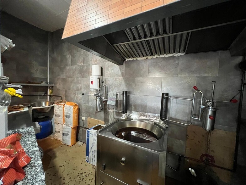 Local commercial dans Cáceres à vendre - Photo de l’immeuble – Image 3 sur 12