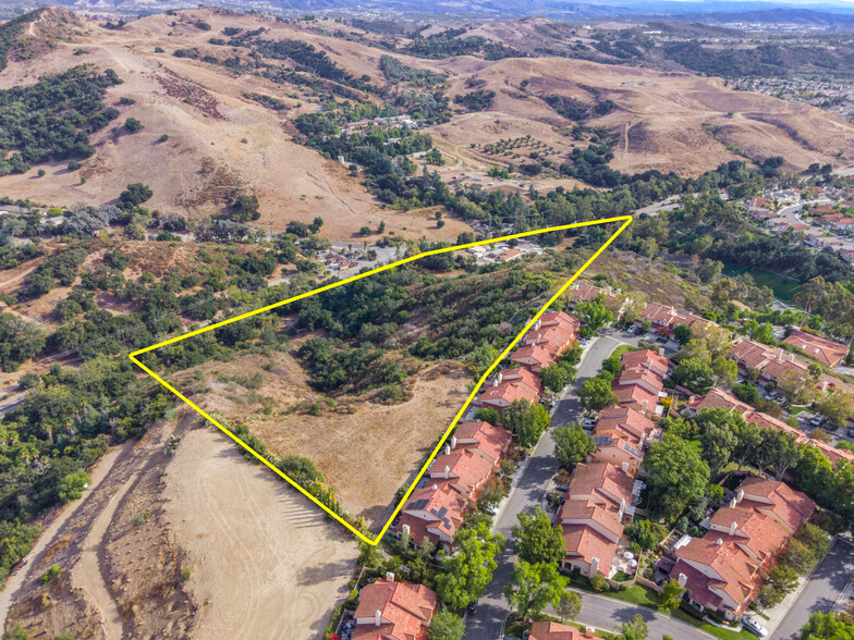 19121 El Toro Rd, Silverado, CA à vendre - Photo de l’immeuble – Image 1 sur 21