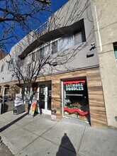 2409-2411 41st Ave, Long Island City, NY à louer Photo de l’immeuble– Image 1 sur 30