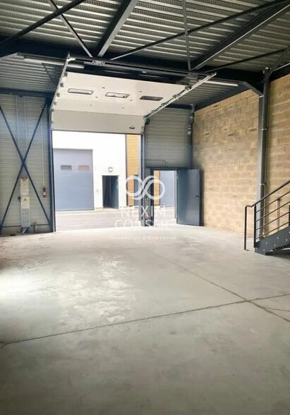 35 Rue Jean Lolive, Bagnolet à louer - Photo de l’immeuble – Image 1 sur 12