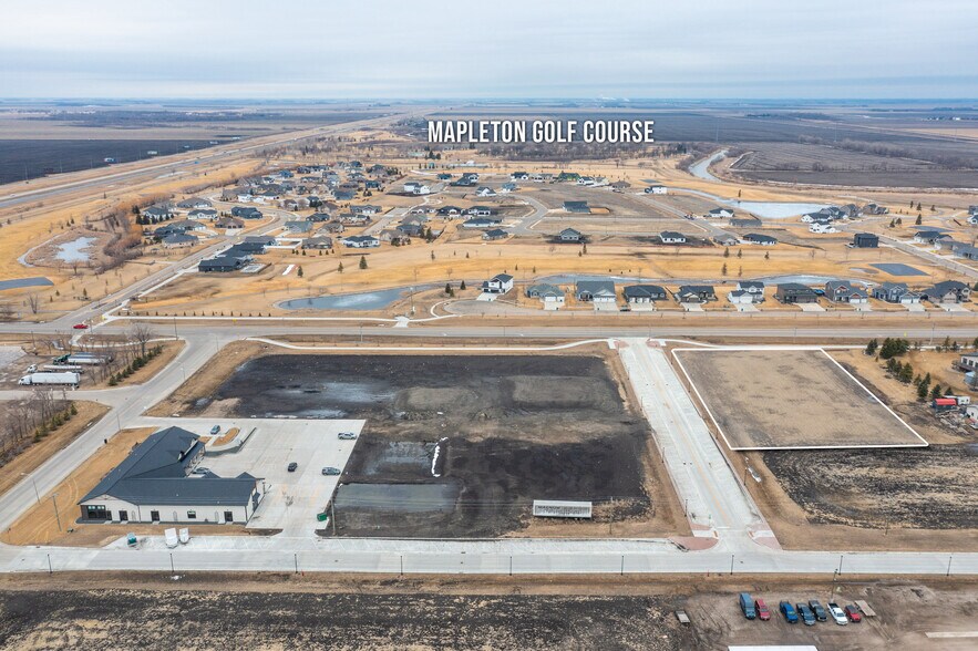 675 Falcon St, Mapleton, ND à vendre - Aérien – Image 3 sur 7