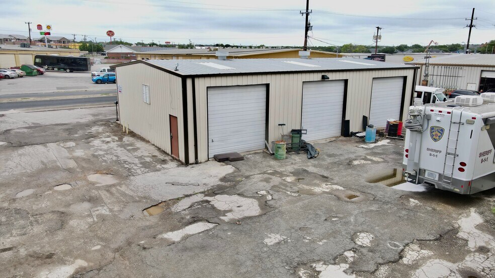 9202 Converse Business Ln, Converse, TX à vendre - Photo de l’immeuble – Image 2 sur 10