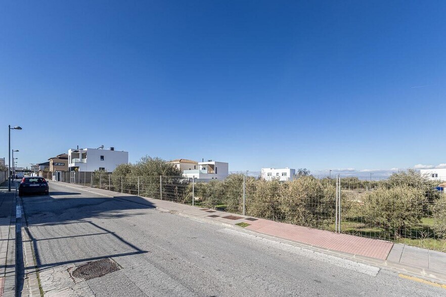 Terrain dans La Zubia, Granada à vendre - Photo de l’immeuble – Image 3 sur 11