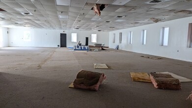 1088 Boston Post Rd, West Haven, CT à louer Photo intérieure– Image 1 sur 4