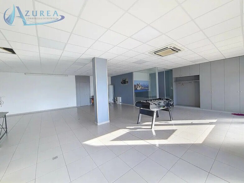 Local commercial dans Antibes à louer - Photo intérieure – Image 2 sur 8