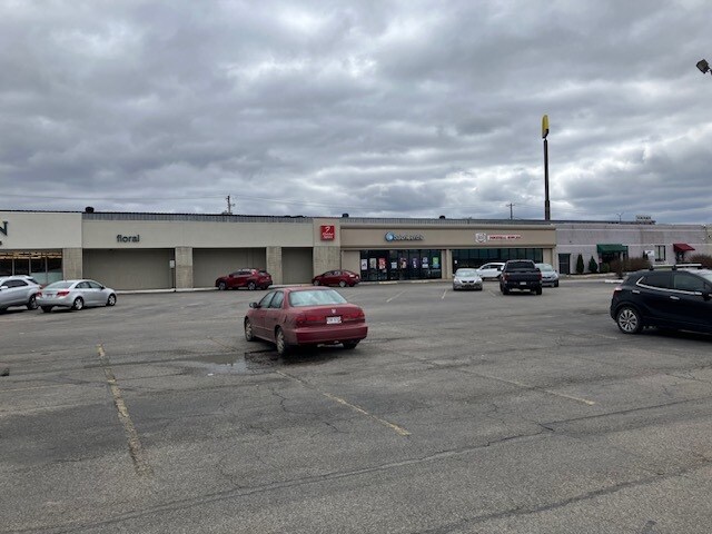 1-9 Fletcher Sq, Dunbar, WV à louer - Photo de l’immeuble – Image 3 sur 15