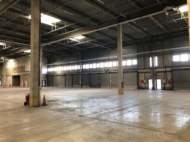 Plus de détails pour Industriel/Logistique à louer