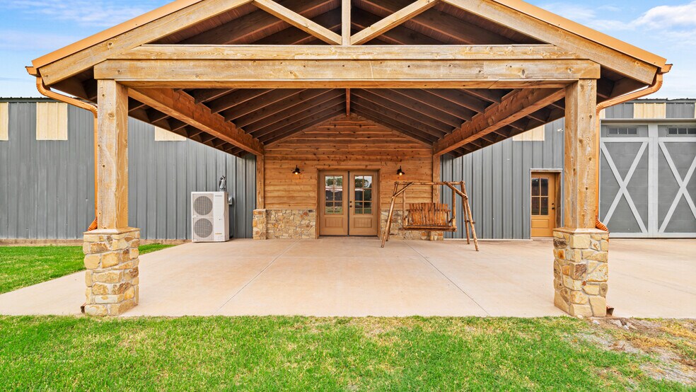 20500 N 2810 Rd, Kingfisher, OK à vendre - Photo de l’immeuble – Image 1 sur 54