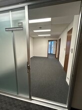 3525 W Peterson Ave, Chicago, IL à louer Photo de l’immeuble– Image 2 sur 4