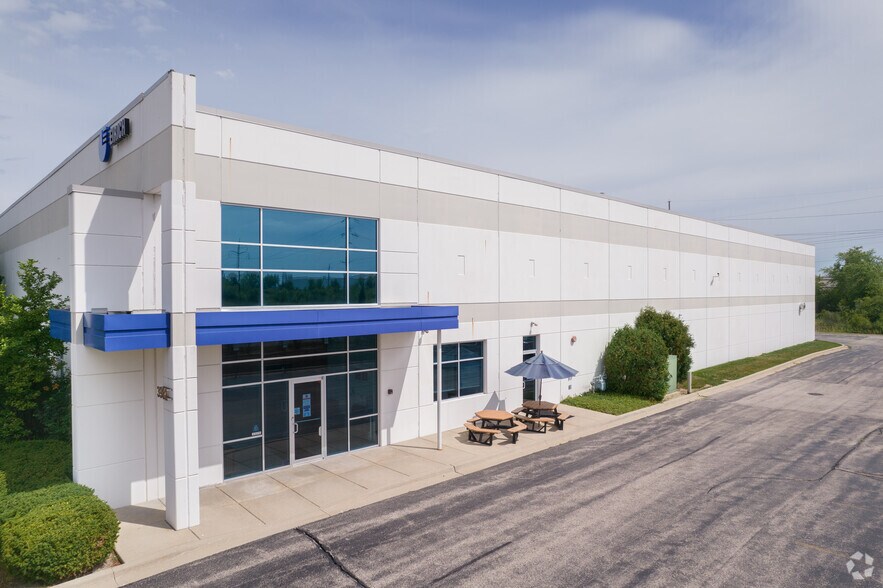 3982 Ryan Rd, Gurnee, IL à vendre - Photo de l’immeuble – Image 2 sur 6