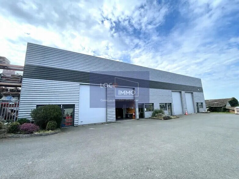 Local d’activités dans Bassens à louer - Photo de l’immeuble – Image 1 sur 10