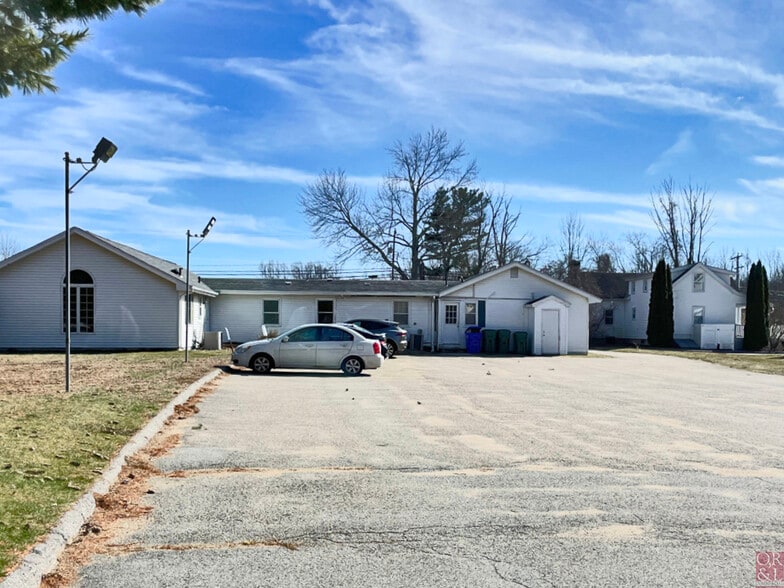 107 Main St, Hebron, CT à louer - Photo de l’immeuble – Image 2 sur 24