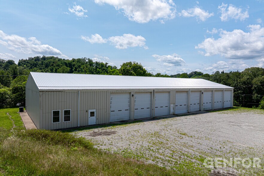 118 Twin Bridges Rd, Charleroi, PA à louer - Photo de l’immeuble – Image 2 sur 5
