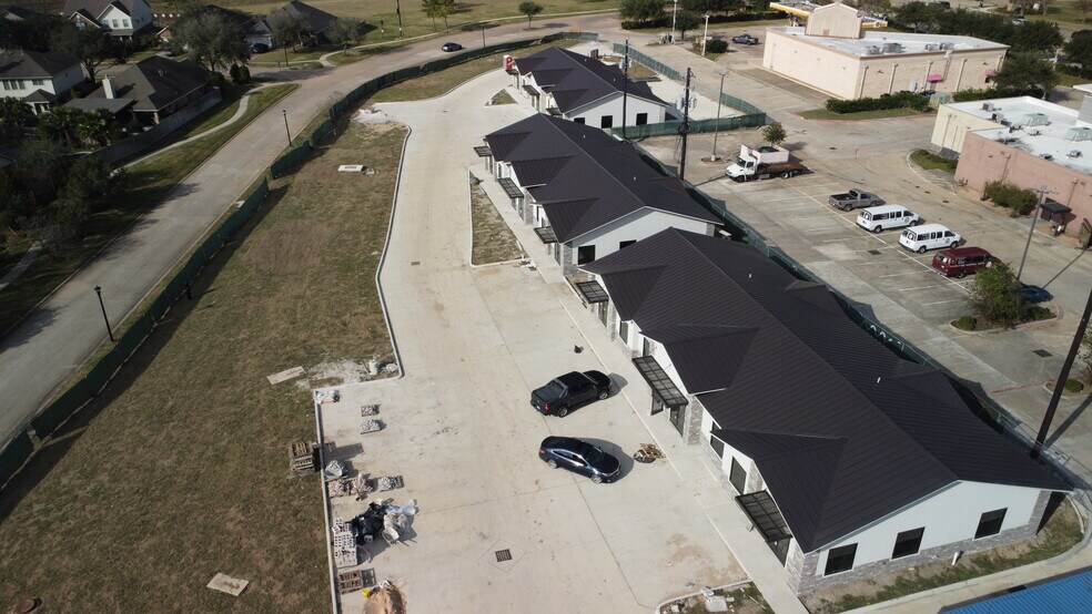1849 Forest Park Ln, Pearland, TX à vendre - Photo principale – Image 1 sur 18