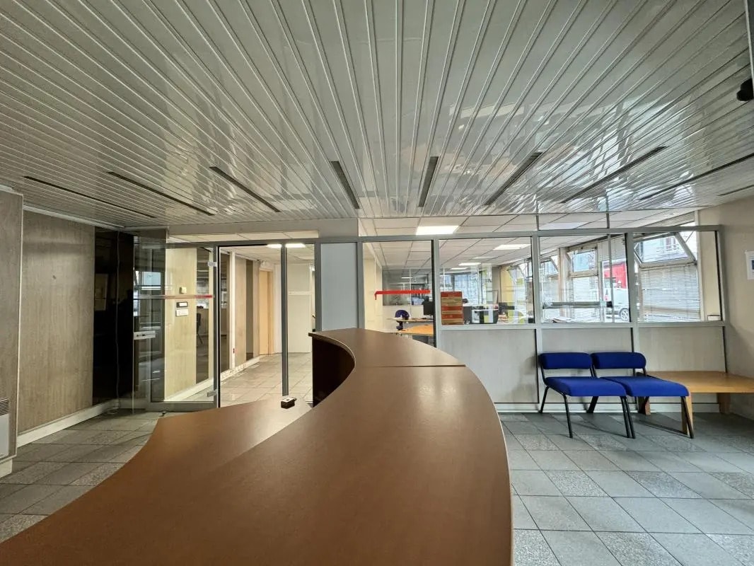 Bureau dans Ivry-sur-Seine à louer Hall d’entrée– Image 1 sur 14