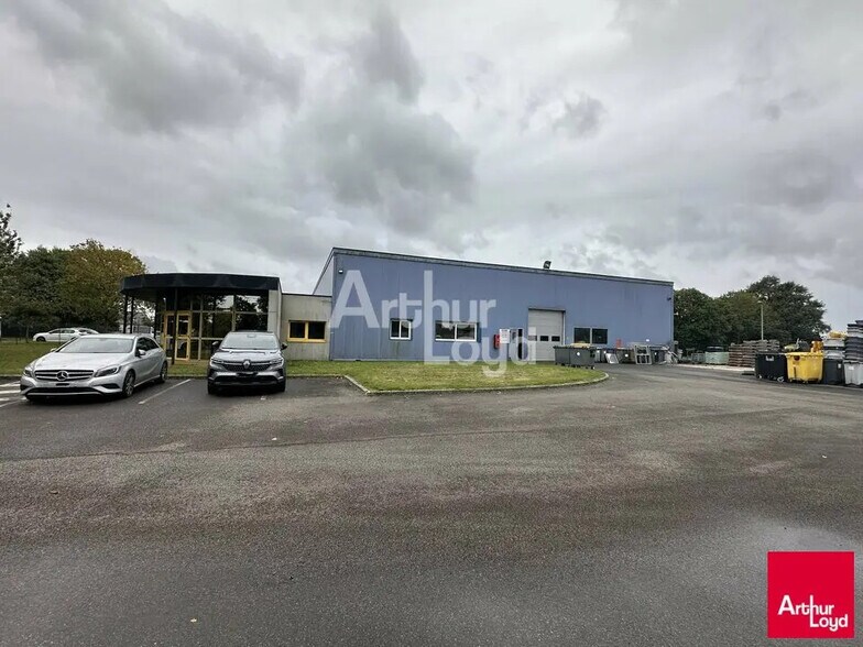 Local d’activités dans Châteaubourg à louer - Photo de l’immeuble – Image 3 sur 8