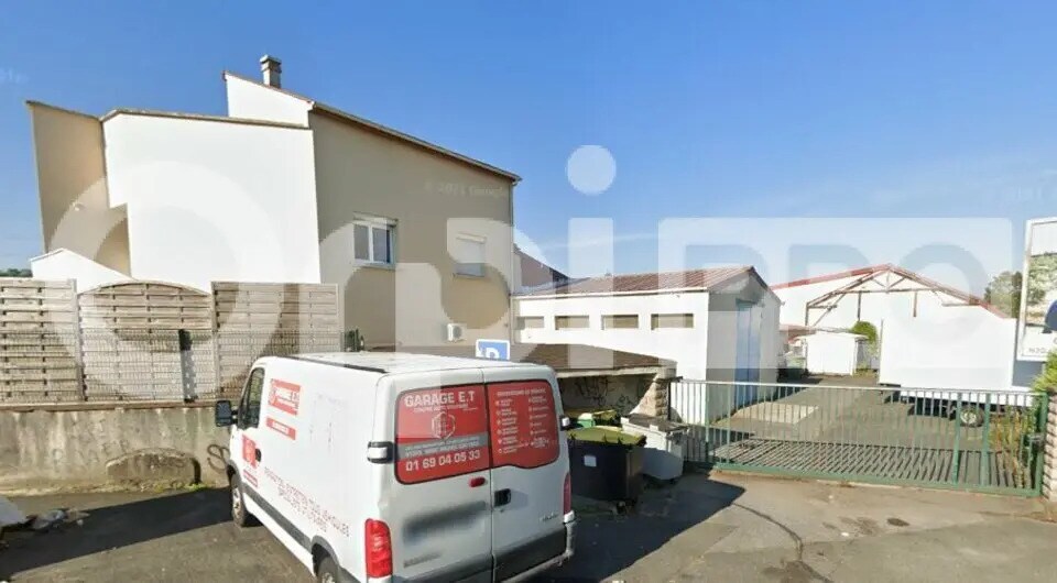 Local d'activités dans Saint-Michel-sur-Orge à vendre - Photo de l’immeuble – Image 2 sur 10