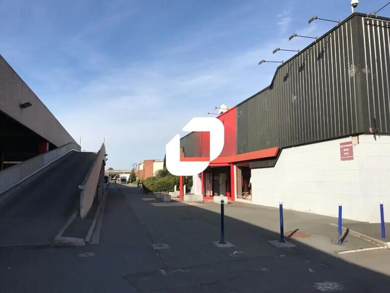 Local commercial dans LOMME à louer - Photo de l’immeuble – Image 2 sur 4