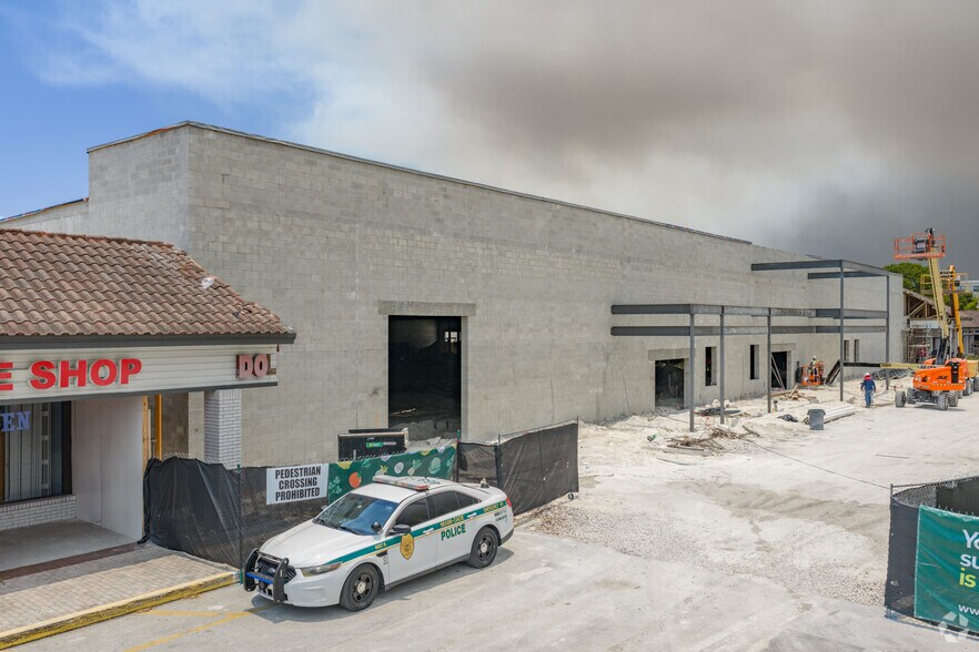 18452-18538 NW 67th Ave, Miami Gardens, FL à louer - Photo de l’immeuble – Image 3 sur 15