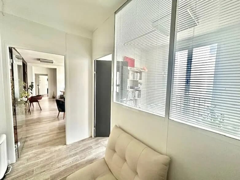 Bureau dans Paris à louer - Photo de l’immeuble – Image 3 sur 10