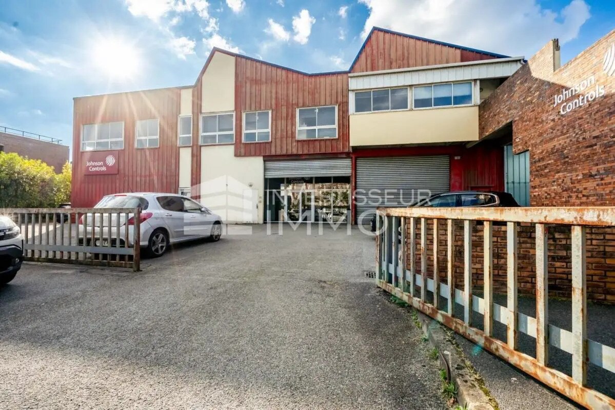 Local d’activités dans Noisiel à louer Photo de l’immeuble– Image 1 sur 5