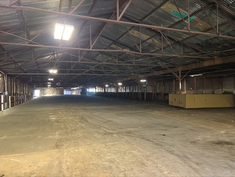 2476 Lawrence Ave, Atlanta, GA à vendre - Photo intérieure – Image 3 sur 5