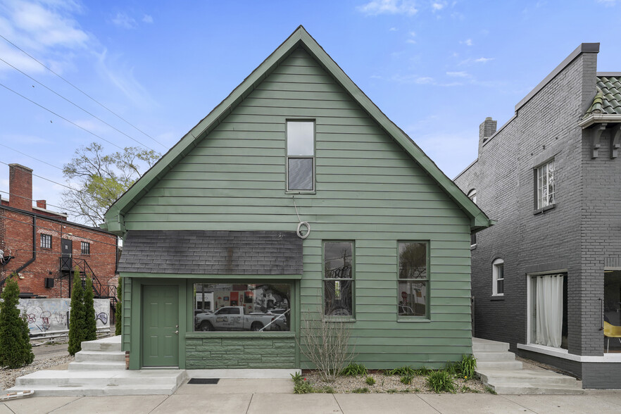 1042 Woodlawn Ave, Indianapolis, IN à louer - Photo de l’immeuble – Image 1 sur 8