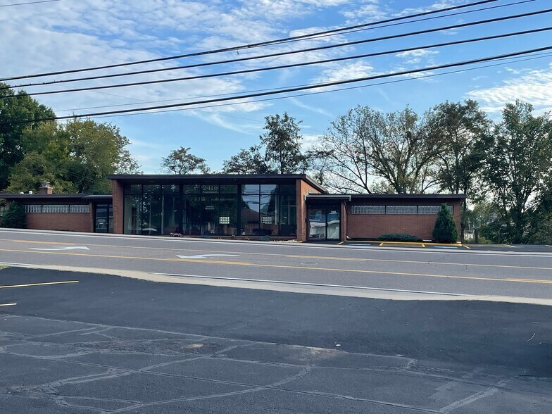 2416 Pennsylvania Ave, Weirton, WV à louer - Photo de l’immeuble – Image 2 sur 32