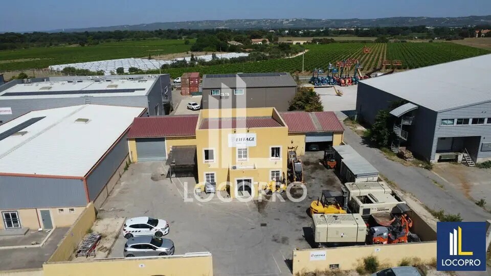 Local d’activités dans BERRE-L'ETANG à louer - Photo de l’immeuble – Image 1 sur 5