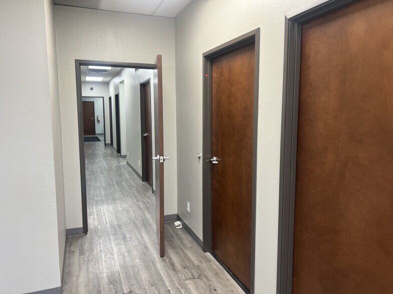 14271-14277 Welch Rd, Farmers Branch, TX à louer - Photo de l’immeuble – Image 3 sur 3