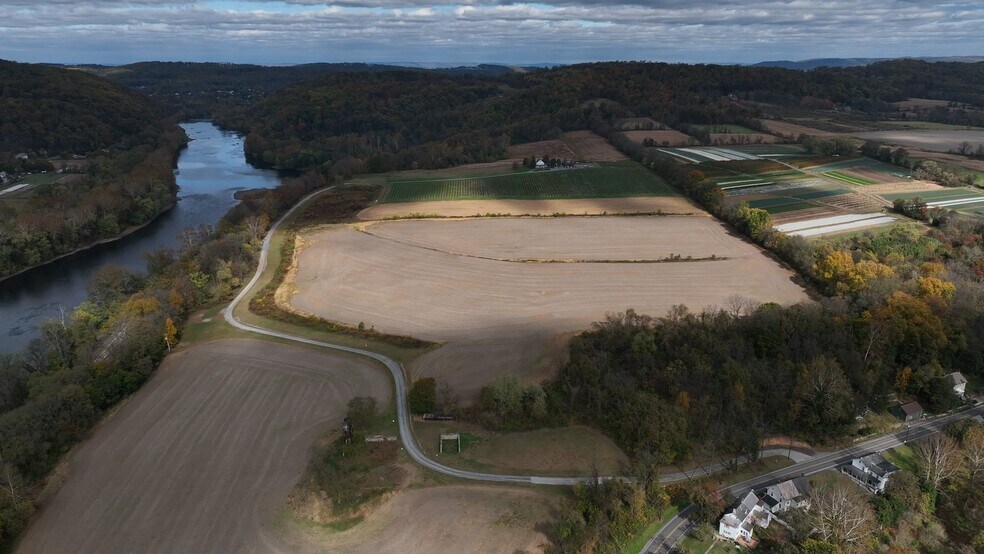 33 County Road 627, Phillipsburg, NJ à vendre - Vidéo sur l’annonce professionnelle – Image 2 sur 43