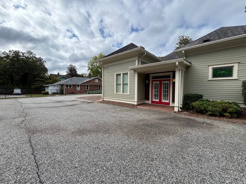 133 W Candler St, Winder, GA à louer - Photo de l’immeuble – Image 3 sur 9