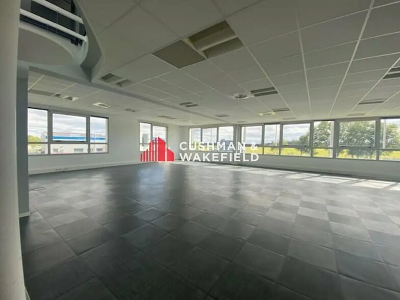 Bureau dans Saint-Lys à vendre - Photo intérieure – Image 2 sur 12