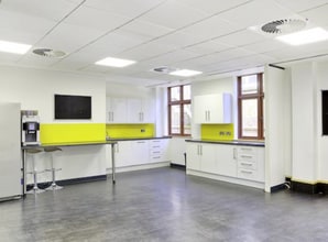 Stomp Rd, Burnham à louer Photo intérieure– Image 2 sur 3