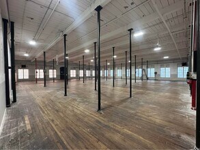 113 Griffin St, Fall River, MA à louer Photo intérieure– Image 1 sur 3