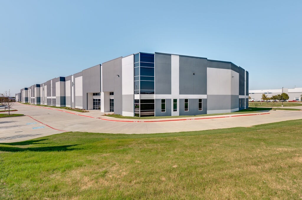 4335 W Northgate Dr, Irving, TX à louer Photo de l’immeuble– Image 1 sur 7